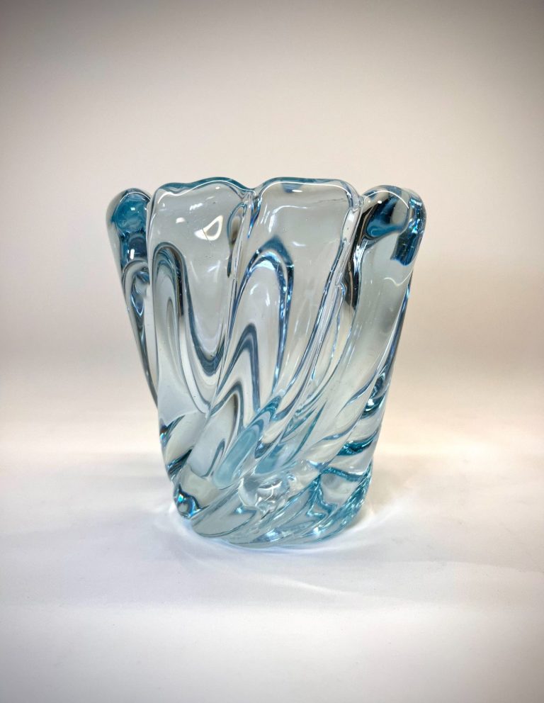 Flavio Poli Cordonato-Ritorto Vase – Seguso Vetri d’Arte, 1940s 1940s Seguso Vetri d’Arte blue cordonato-ritorto Murano glass vase by Flavio Poli on clear base