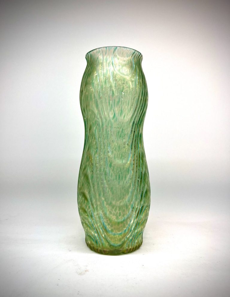 Loetz “Oceanik” Uranium Glass Vase – Art Nouveau 1904, Perfect Condition Loetz “Oceanik” Uranium Glass Vase – Art Nouveau 1904, Perfect Condition