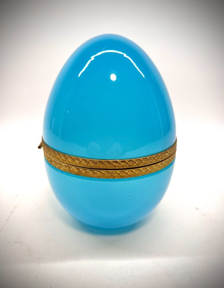 French Blue Opaline Egg-Shaped Trinket Box with Ormolu-Style Mounts French Blue Opaline Egg-Shaped Trinket Box with Ormolu-Style Mounts