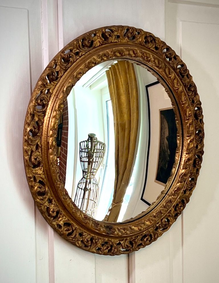Vintage Astonea Gilt Oval Mirror with Convex Glass, ca. 1950s Vintage convex oval wall mirror by Astonea, England, 1950s – hand-carved giltwood sunburst frame with original label