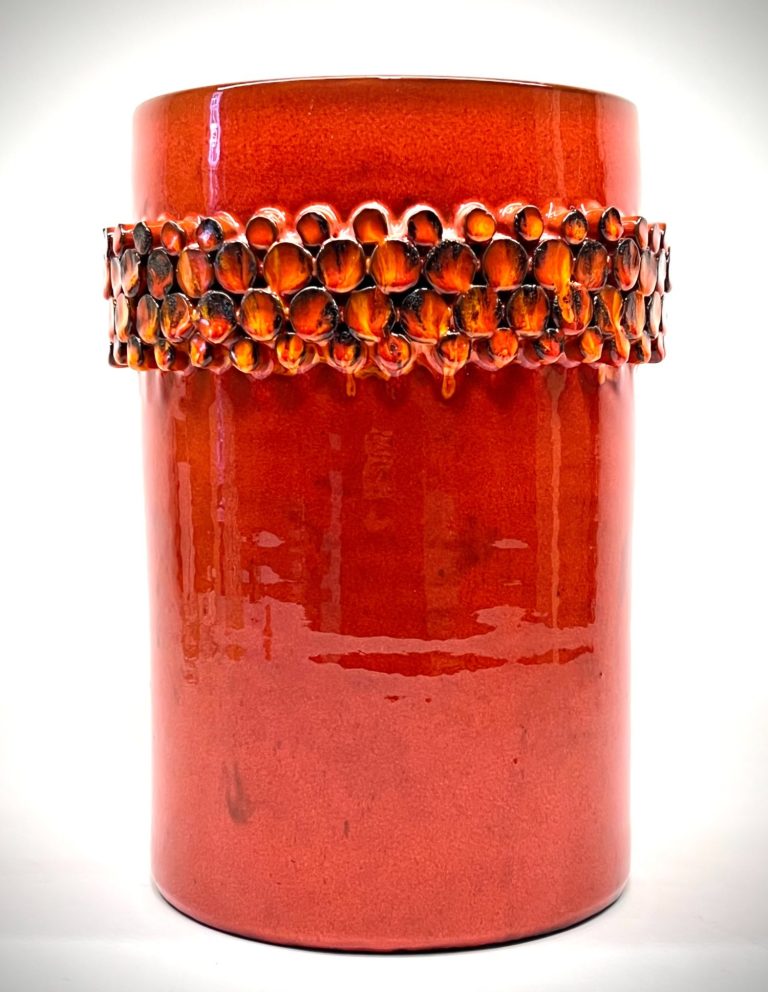 Ceramano Ceralux vase by Hans Welling Ceramano Ceralux vase by Hans Welling, 1960s West German studio pottery with red glaze and relief band, signed on the base.