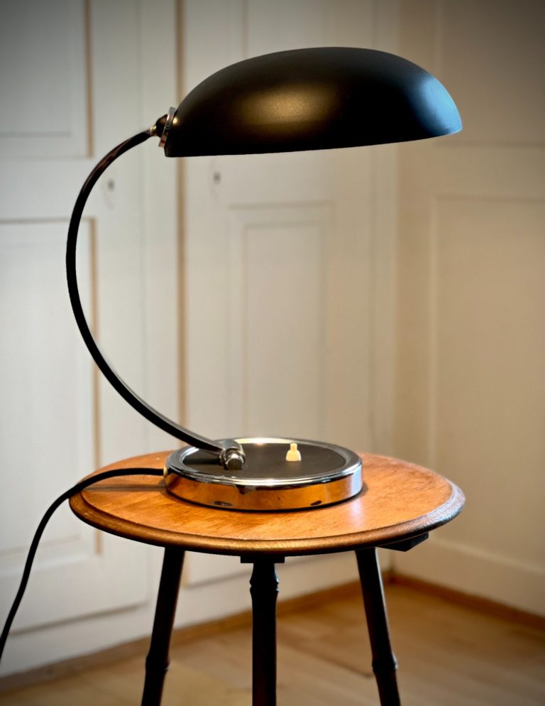 Gecos Chrome Desk Lamp – Art Deco, 1930s Chrome Art Deco desk lamp by Gecos with adjustable arm and rotating shade, Germany, 1930s